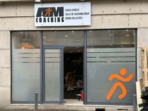 Lettrage vitrine atelier publicitaire Luxxembourg