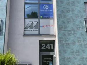 Lettrage vitrine atelier publicitaire Luxxembourg