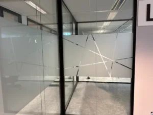 Sablage et cloison atelier publicitaire Luxembourg