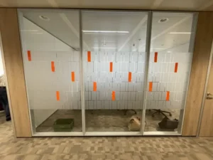 Sablage et cloison atelier publicitaire Luxembourg